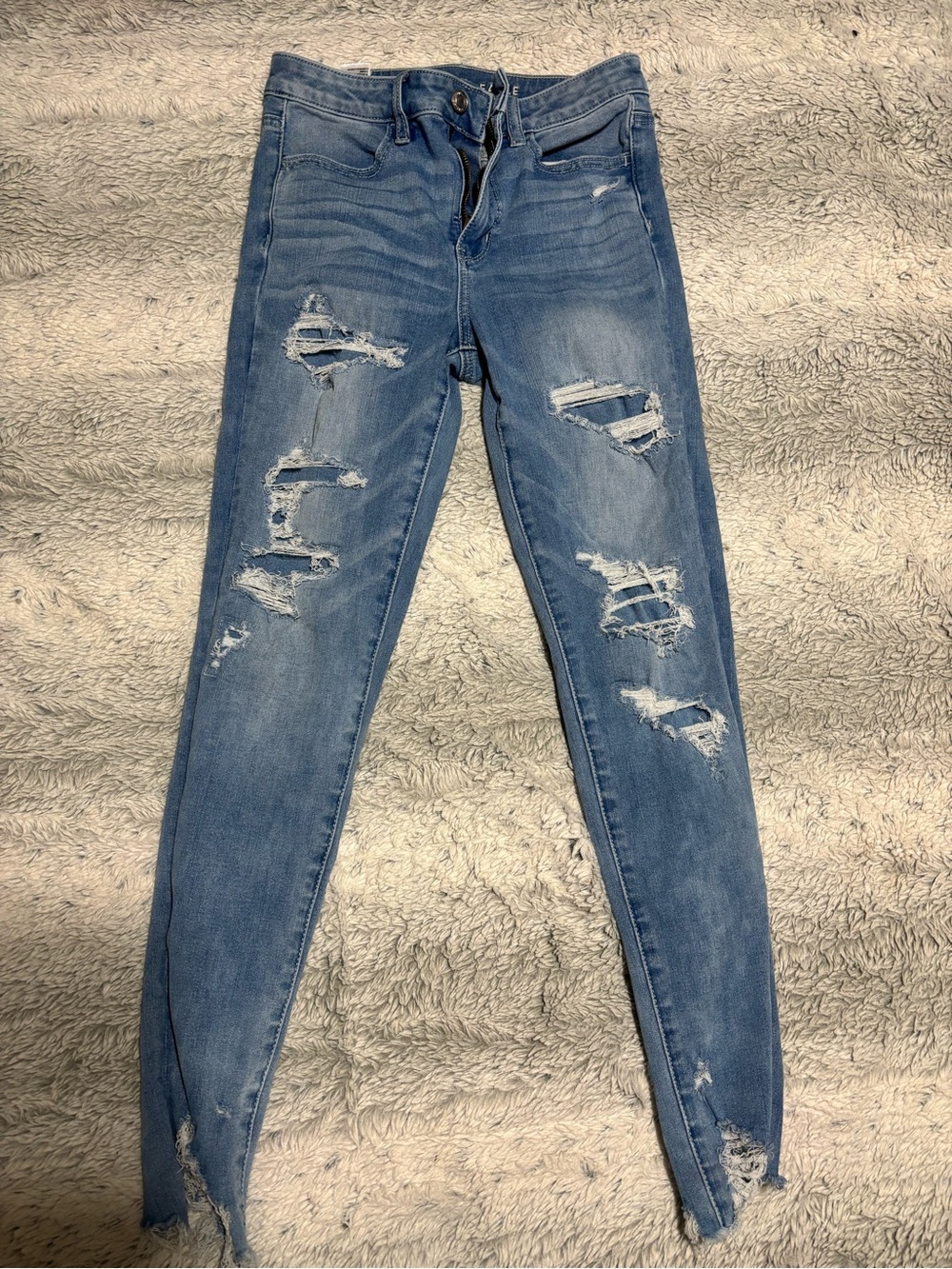 American Eagle Outfitters Light Blue Distressed Skinny Jeans